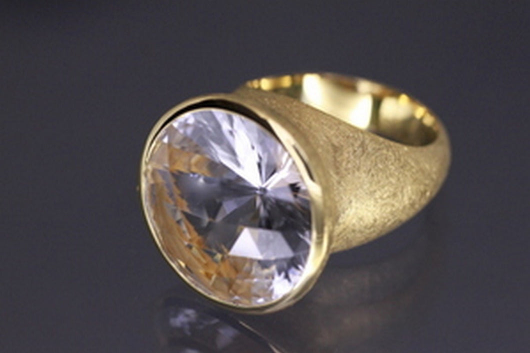 Clear crystal ring, gold plated